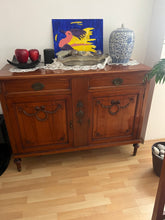 Cargar imagen en el visor de la galería, Comedor Antiguo con 6 Sillas, Trinchador, Vitrina y Bufetera (CF1802252)