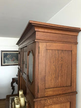 Cargar imagen en el visor de la galería, Comedor de Encino Americano 10 Sillas y 2 Trinchadores (CF2002251)