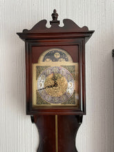 Cargar imagen en el visor de la galería, Reloj de Pared Electromecánico
