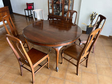 Cargar imagen en el visor de la galería, Comedor Redondo 6 Personas. Vitrina, Bufetero, Escritorio y Silla Antiguo (CF2308221)