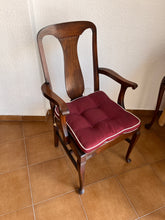 Cargar imagen en el visor de la galería, Comedor Redondo 6 Personas. Vitrina, Bufetero, Escritorio y Silla Antiguo (CF2308221)