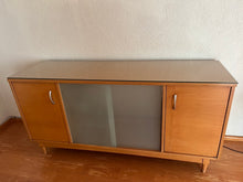 Cargar imagen en el visor de la galería, Comedor Van Beuren 6 Sillas y 2 Trinchadores
