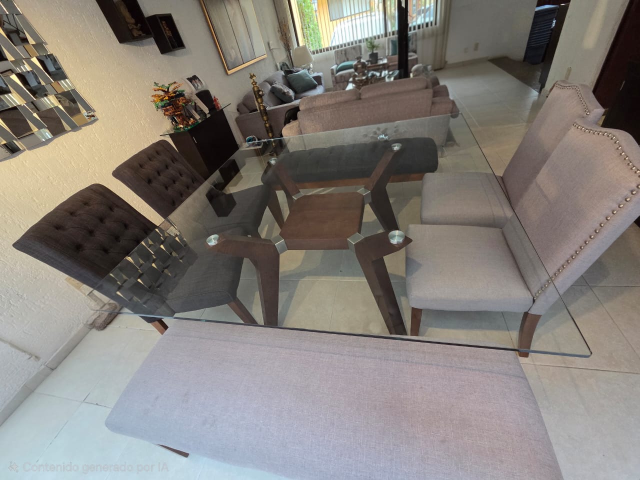 Comedor con 4 Sillas y 2 Bancos Capitonados