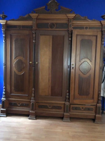 Ropero Antiguo de 3 Puertas