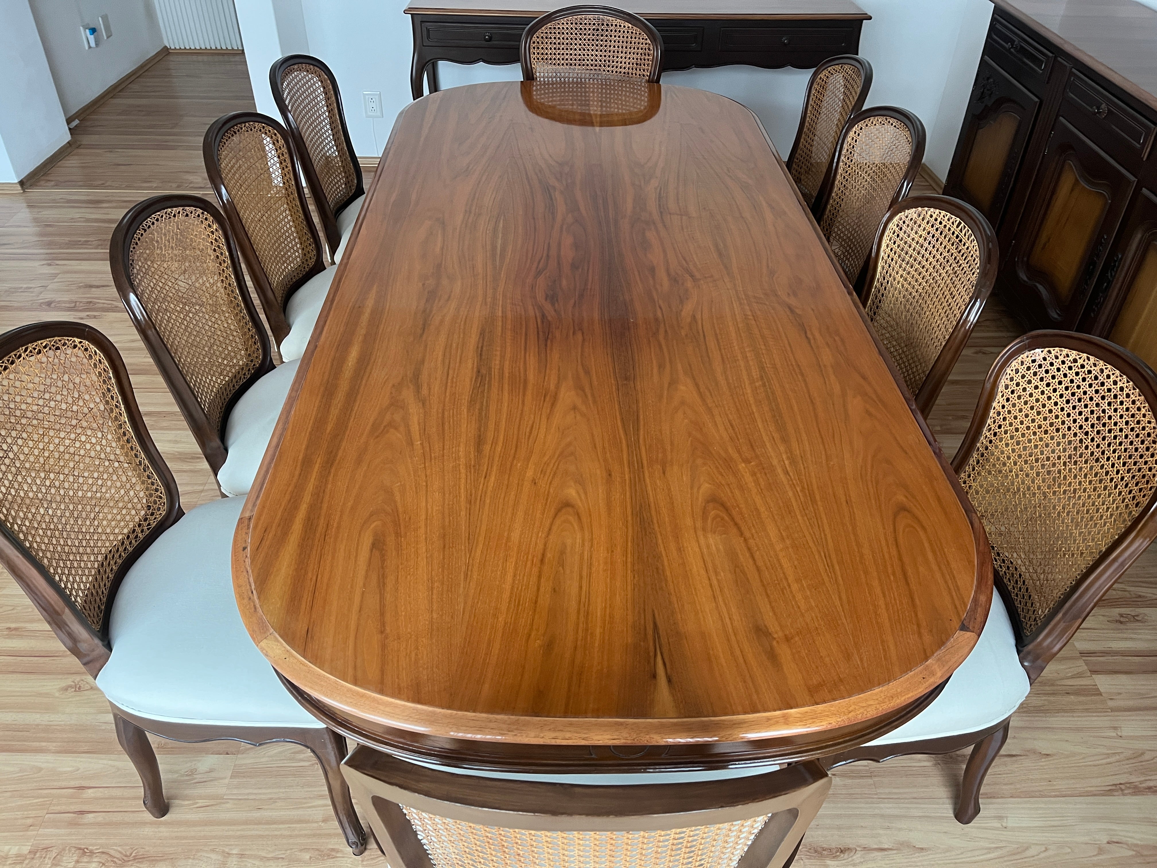 Comedor Provenzal 10 Sillas, Trinchador y Mesa Auxiliar