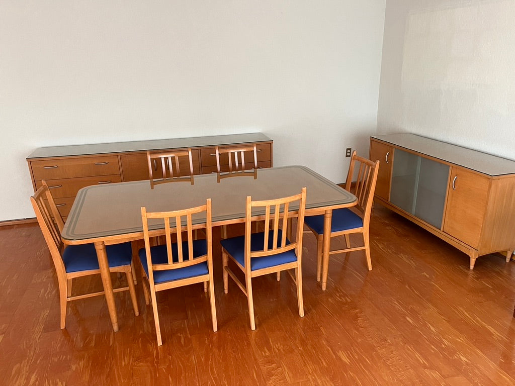 Comedor Van Beuren 6 Sillas y 2 Trinchadores