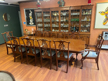 Cargar imagen en el visor de la galería, Comedor 10 Sillas con Vitrina
