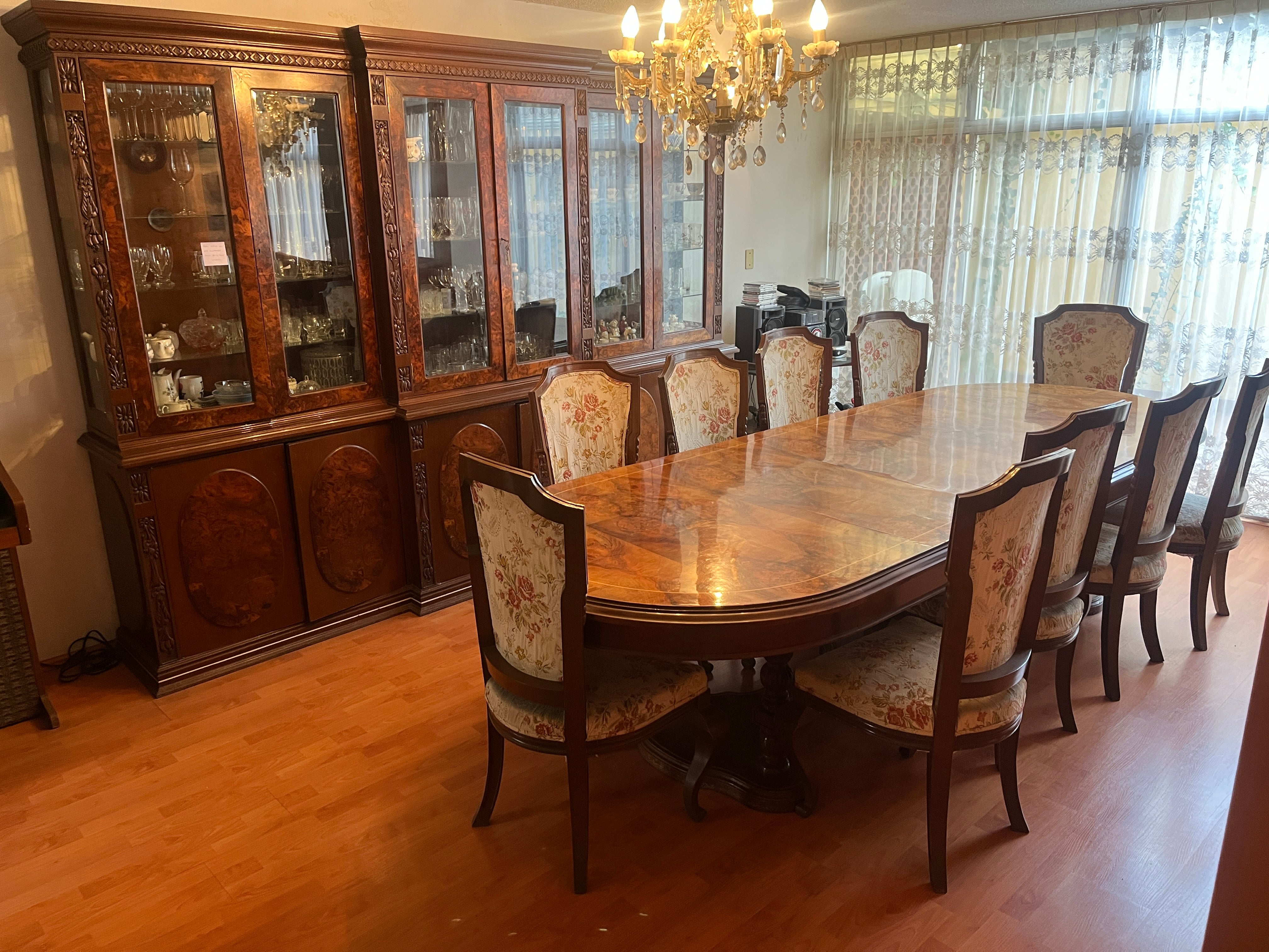 Comedor de Chapa de Raiz para 10 Personas con Vitrina (CF1802251)