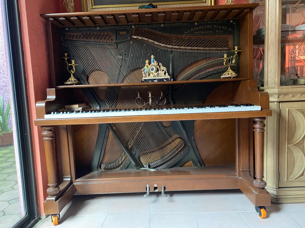 Armazón de Piano Cantina con Copero