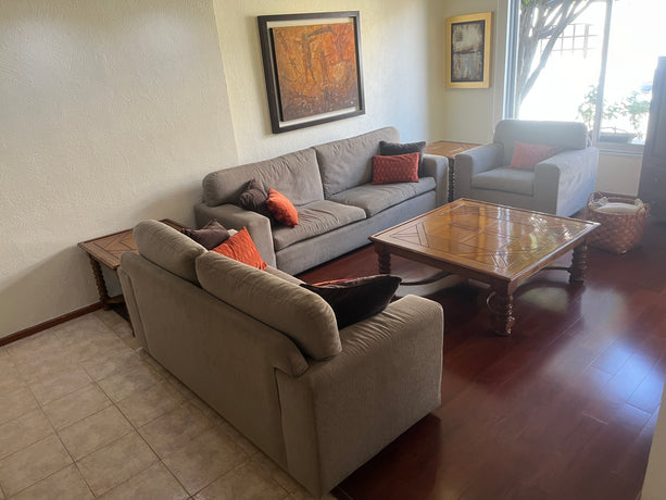 Sala Tapiz Gris con Jgo. de 3 Mesas