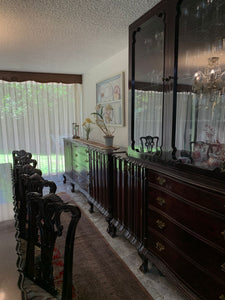 Comedor de Caoba Circa 1940 con 2 Trinchadores y Vitrina
