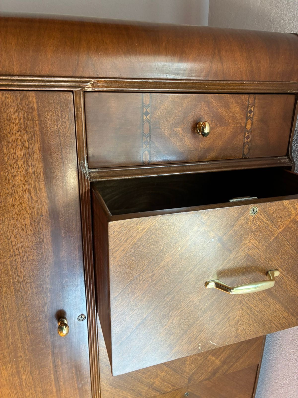 Ropero y Tocador con Taburete Art Deco Original