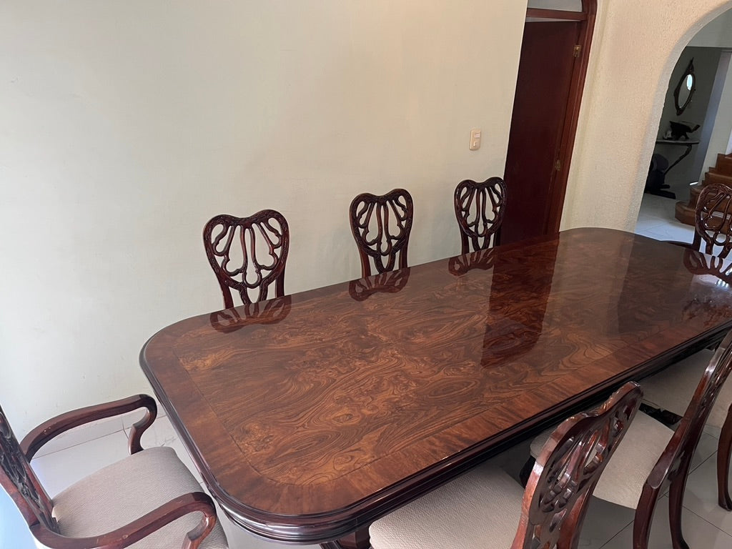 Comedor Tipo Chipendale para 8 personas
