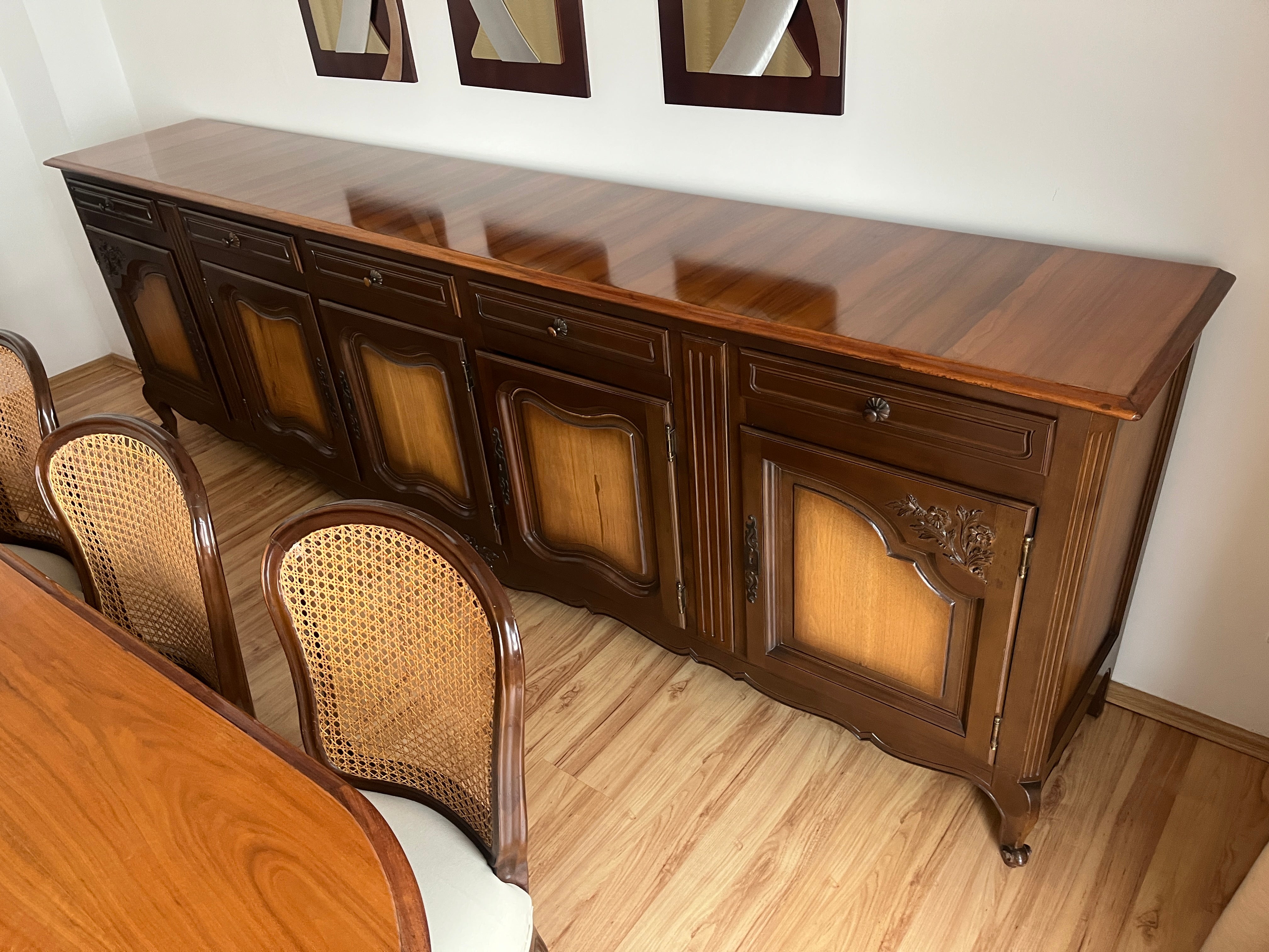 Comedor Provenzal 10 Sillas, Trinchador y Mesa Auxiliar