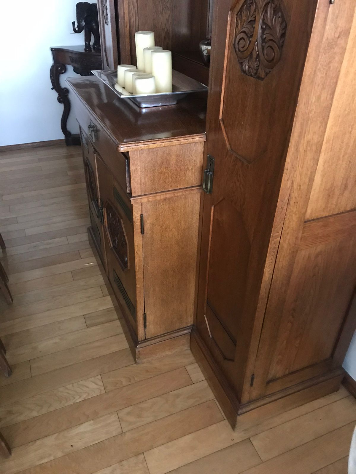 Comedor de Encino Americano 10 Sillas y 2 Trinchadores (CF2002251)
