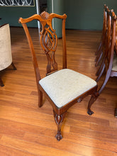 Cargar imagen en el visor de la galería, Comedor 10 Sillas con Vitrina
