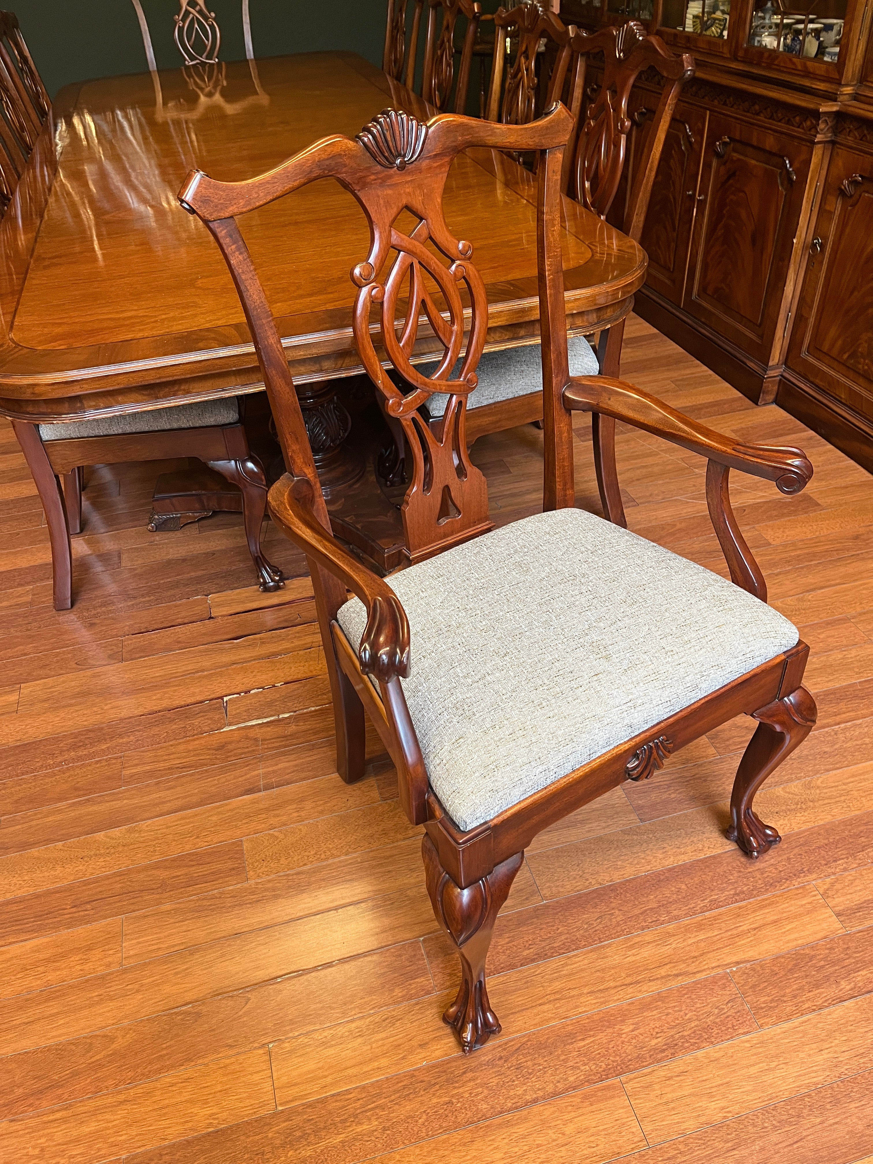 Comedor 10 Sillas con Vitrina