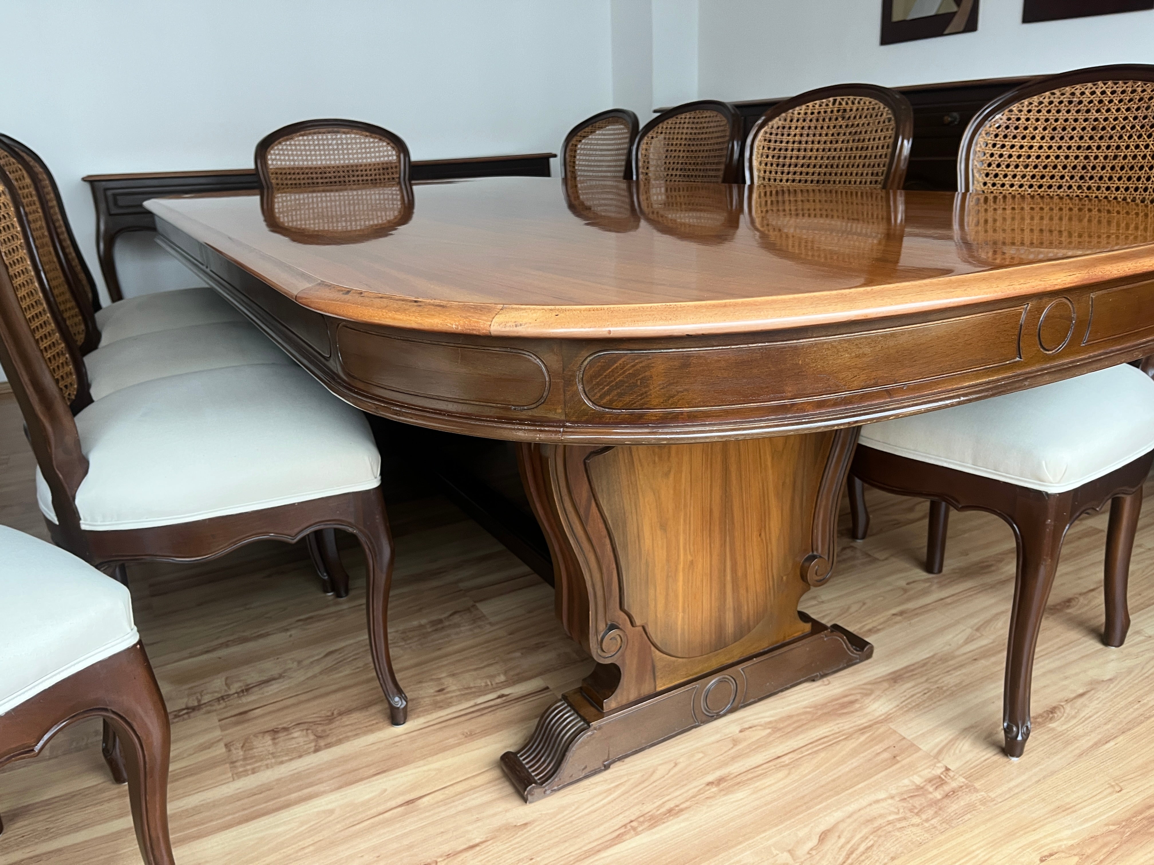 Comedor Provenzal 10 Sillas, Trinchador y Mesa Auxiliar
