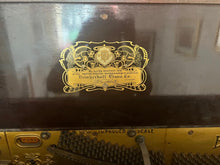 Cargar imagen en el visor de la galería, Pianola Brinkerhoff con mas de 200 rollos (para Reparar)
