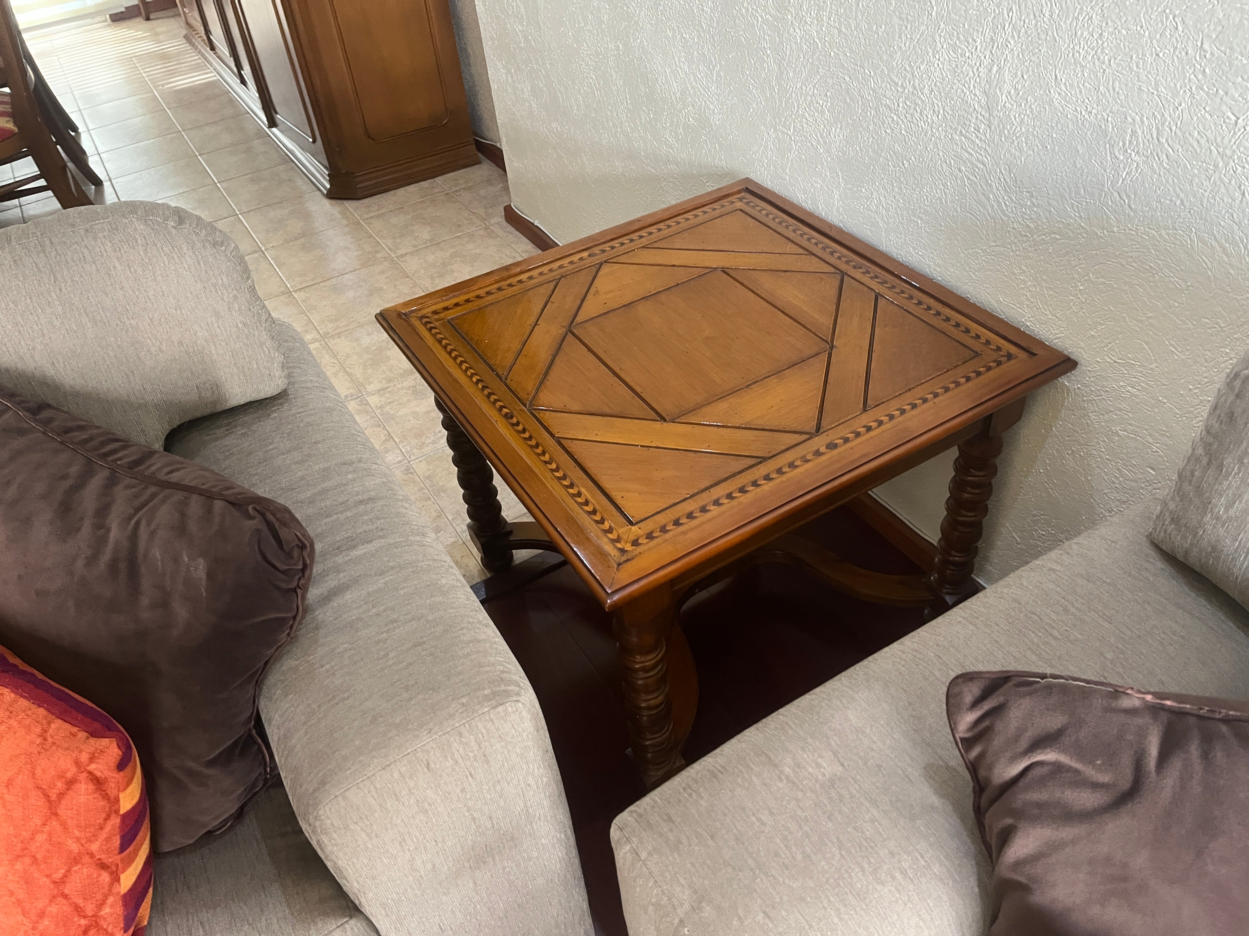 Sala Tapiz Gris con Jgo. de 3 Mesas