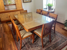 Cargar imagen en el visor de la galería, Comedor con 8 Sillas. Trastero y Mesa Auxiliar
