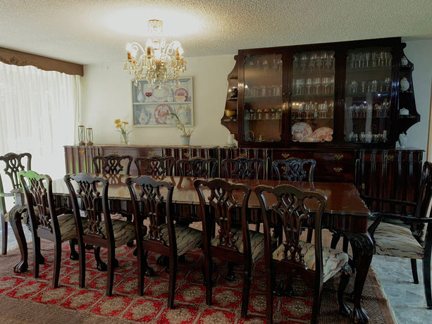Comedor de Caoba Circa 1940 con 2 Trinchadores y Vitrina
