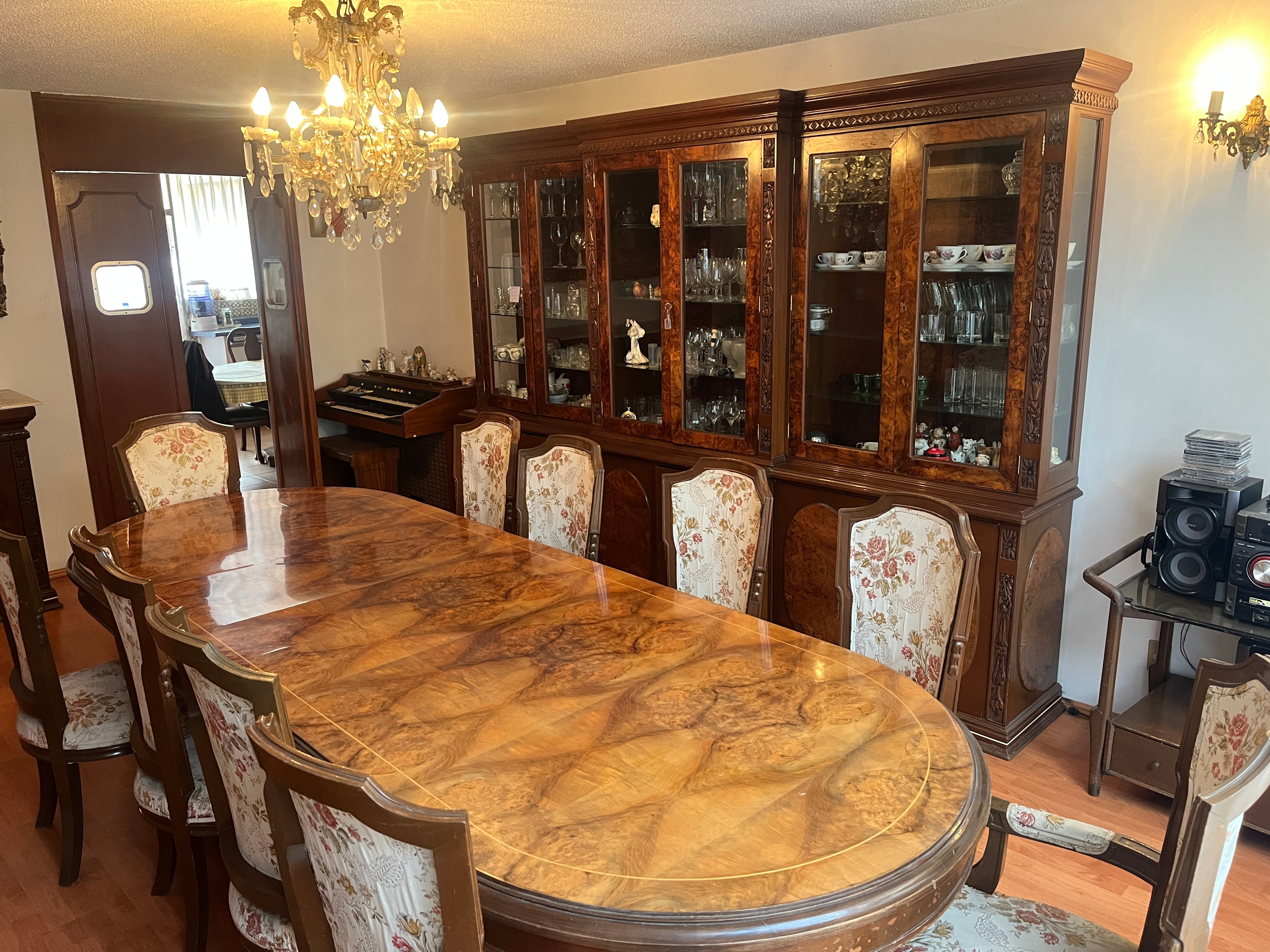 Comedor de Chapa de Raiz para 10 Personas con Vitrina (CF1802251)