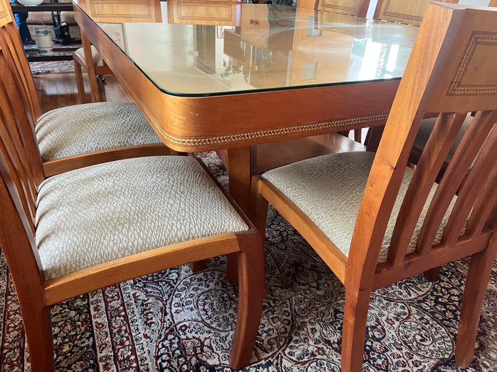Comedor con 8 Sillas. Trastero y Mesa Auxiliar