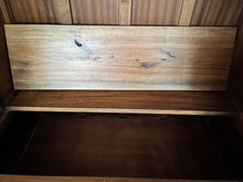 Cargar imagen en el visor de la galería, Armario Chino en Madera Tipo Cerezo
